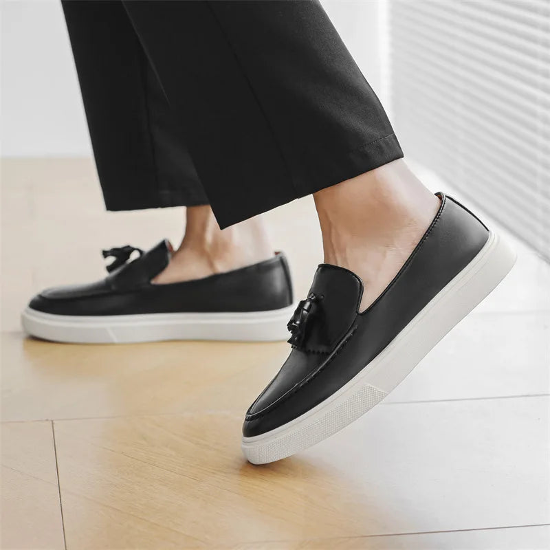 Designer Luxury Mens Wedding Dress 38~46 Tassel Loafers Brand Business Casual Moccasin Leather Driving Formal Suit Shoes for Men
